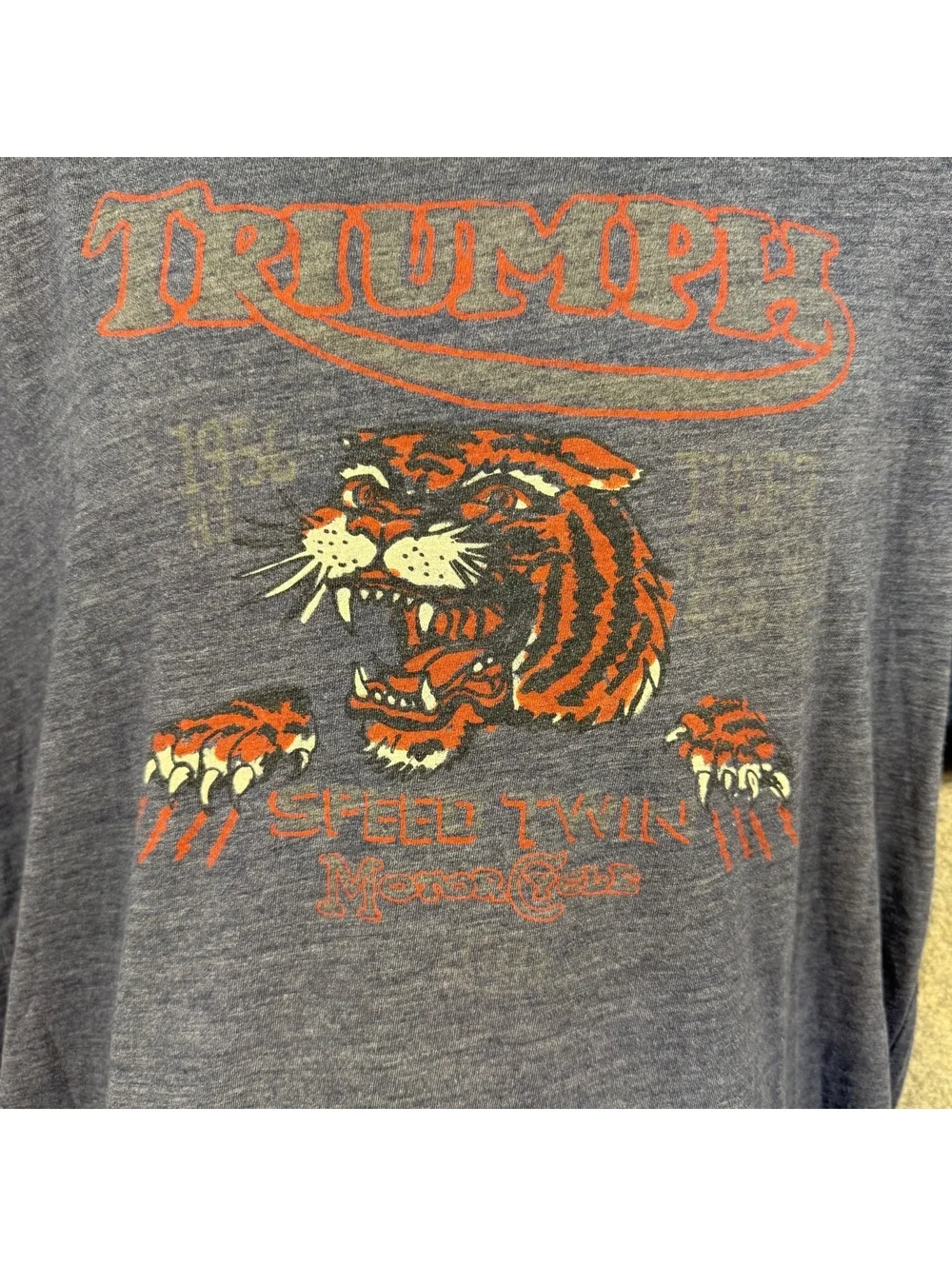 Triumph Speed Twin Motorcycle T Shirt Dark Blue Red Tiger Image Men Size XL 825